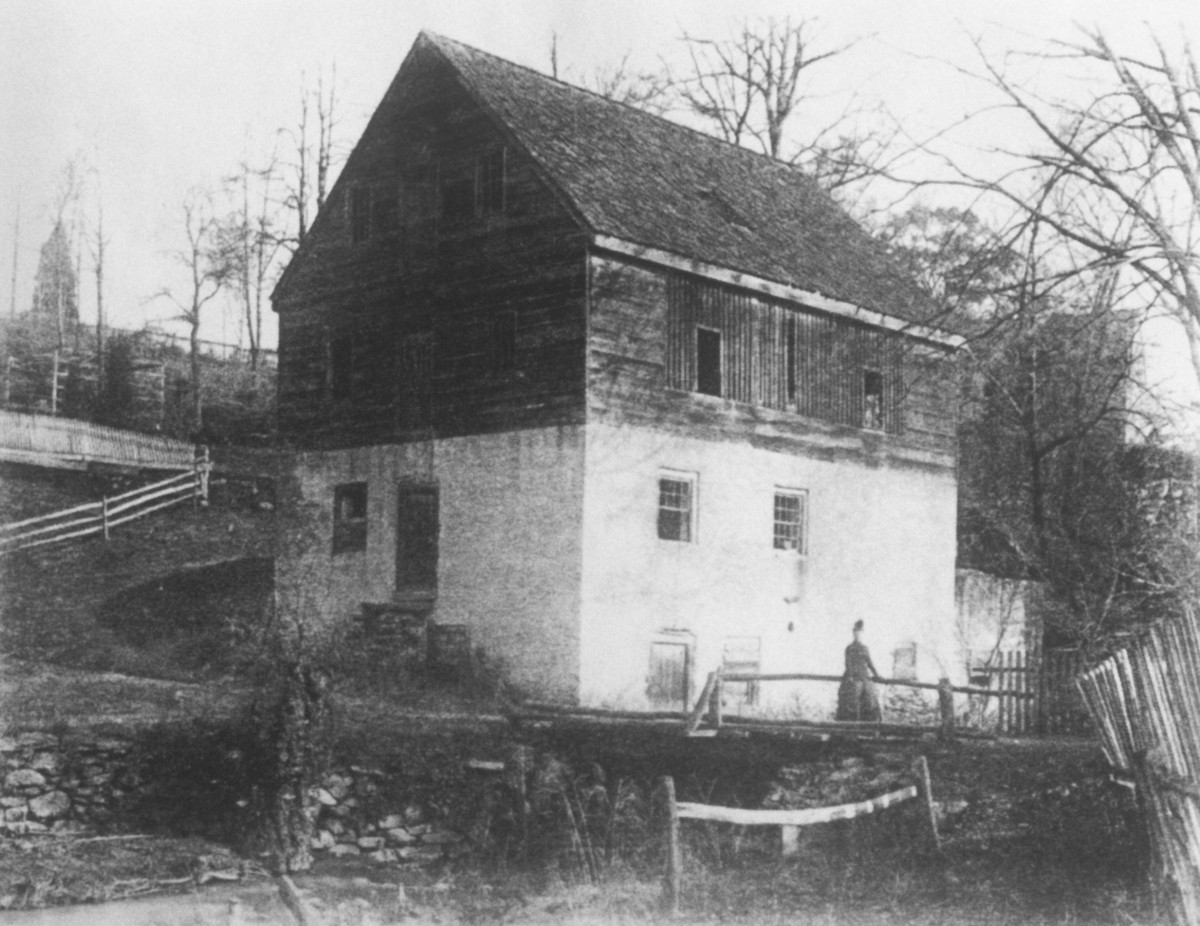 1-2-12F4-25-ExplorePAHistory-a0k9n2-a_349